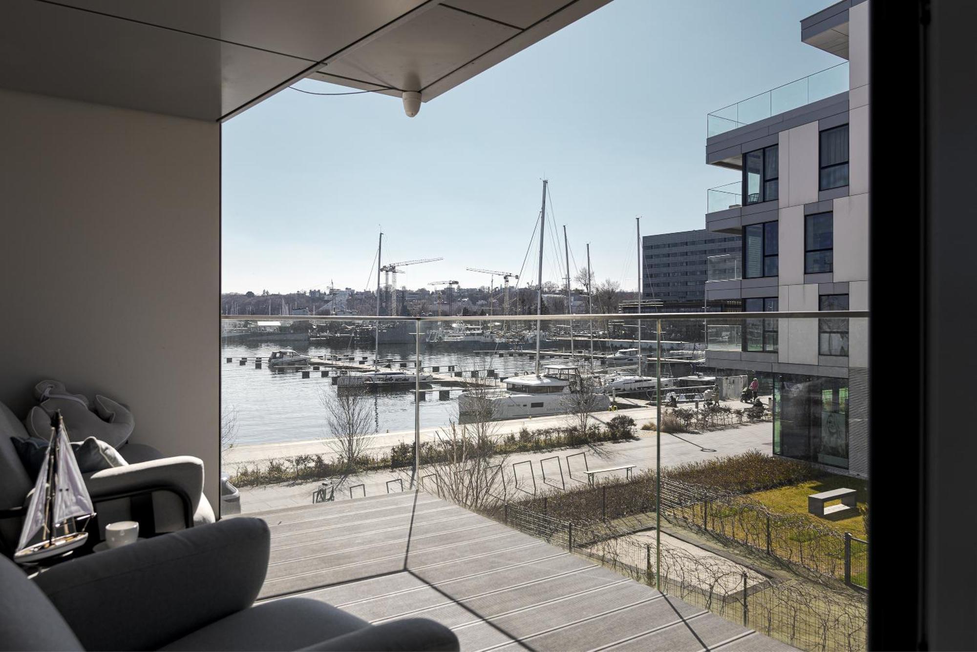Yacht Park - Delux Waterfront With Free Parking Apartament