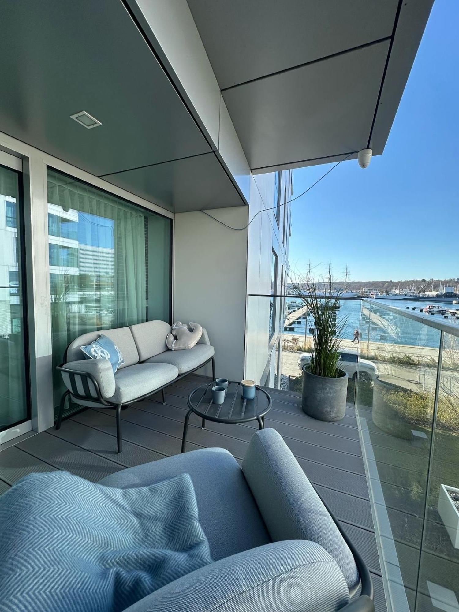 Yacht Park - Delux Waterfront With Free Parking Apartament
